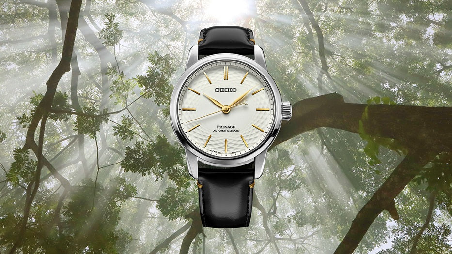 A new Seiko Presage creation showcases the beauty of unglazed Arita porcelain.