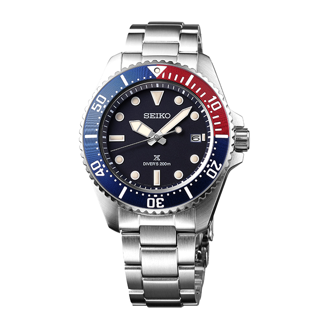 Seiko Prospex Solar Diver’s in Blue-Red-Blue SNE595P1